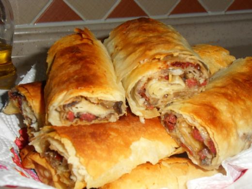 Kaşarlı Sucuklu Pide Tarifi Kaşarlı Sucuklu Pide Tarifi
