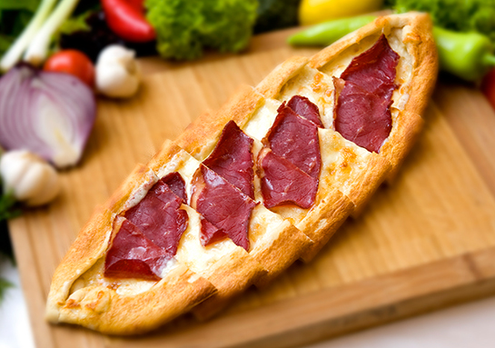 Pastrmal Pide